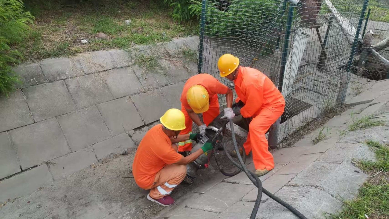 北京再迎强降雨 极限思维保高速公路畅通 北京再迎强降雨 极限思维保高速公路畅通