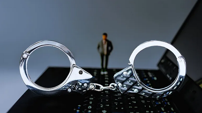 通报：新疆网信办等部门公开曝光6起网上违法违规行为典型案例