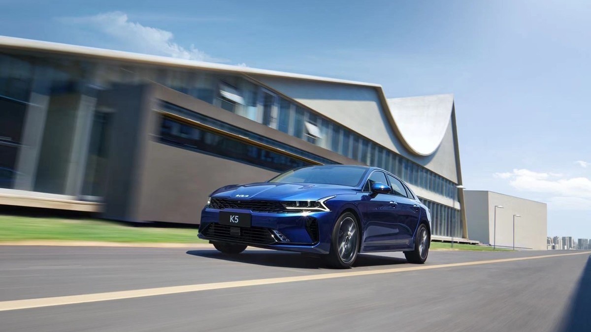 性价比拉满,2025款起亚K5增配上市 性价比拉满,2025款起亚K5增配上市