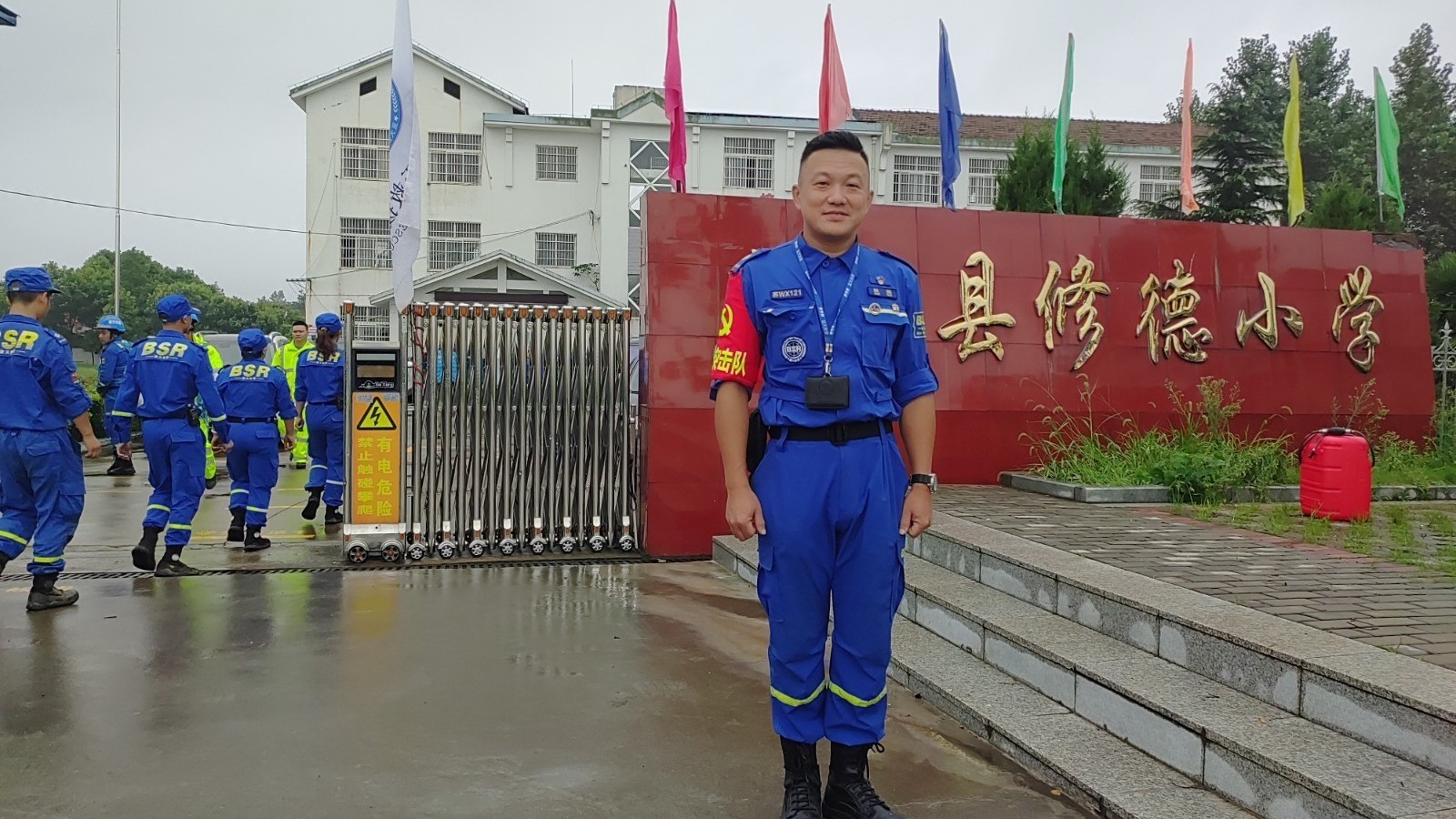 红杨先锋|身边的“蓝衣侠客”,京贸南区赵鹏用行动诠释担当与奉献 红杨先锋|身边的“蓝衣侠客”,京贸南区赵鹏用行动诠释担当与奉献