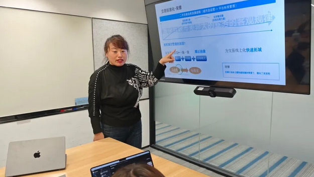 “北京榜样•最美互联网从业者”提名人选丨刘金玲:以技术为笔书写“安居答卷” “北京榜样•最美互联网从业者”提名人选丨刘金玲:以技术为笔书写“安居答卷”