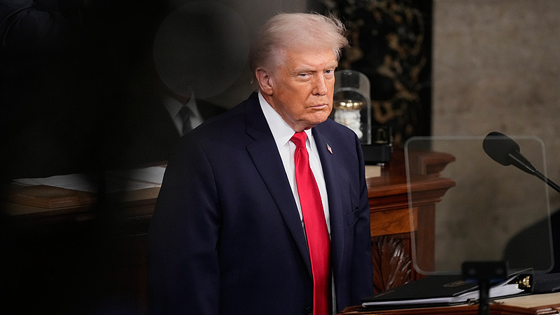 特朗普称伊朗“快速攻击艇”若靠近美国封锁区将立即遭到清除