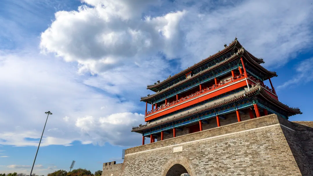 搭乘地铁8号线“地下中轴”,邂逅北京六百年的诗意时光→ 搭乘地铁8号线“地下中轴”,邂逅北京六百年的诗意时光→