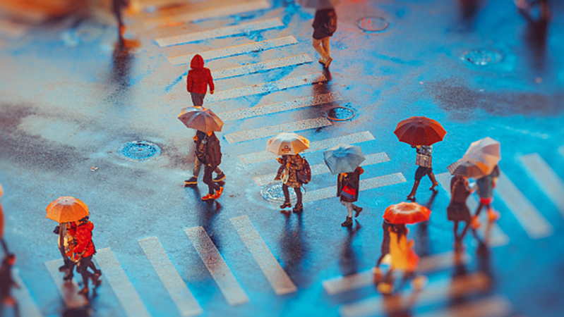 三小时内暴雨预警连升两级，强降雨为何没完没了？