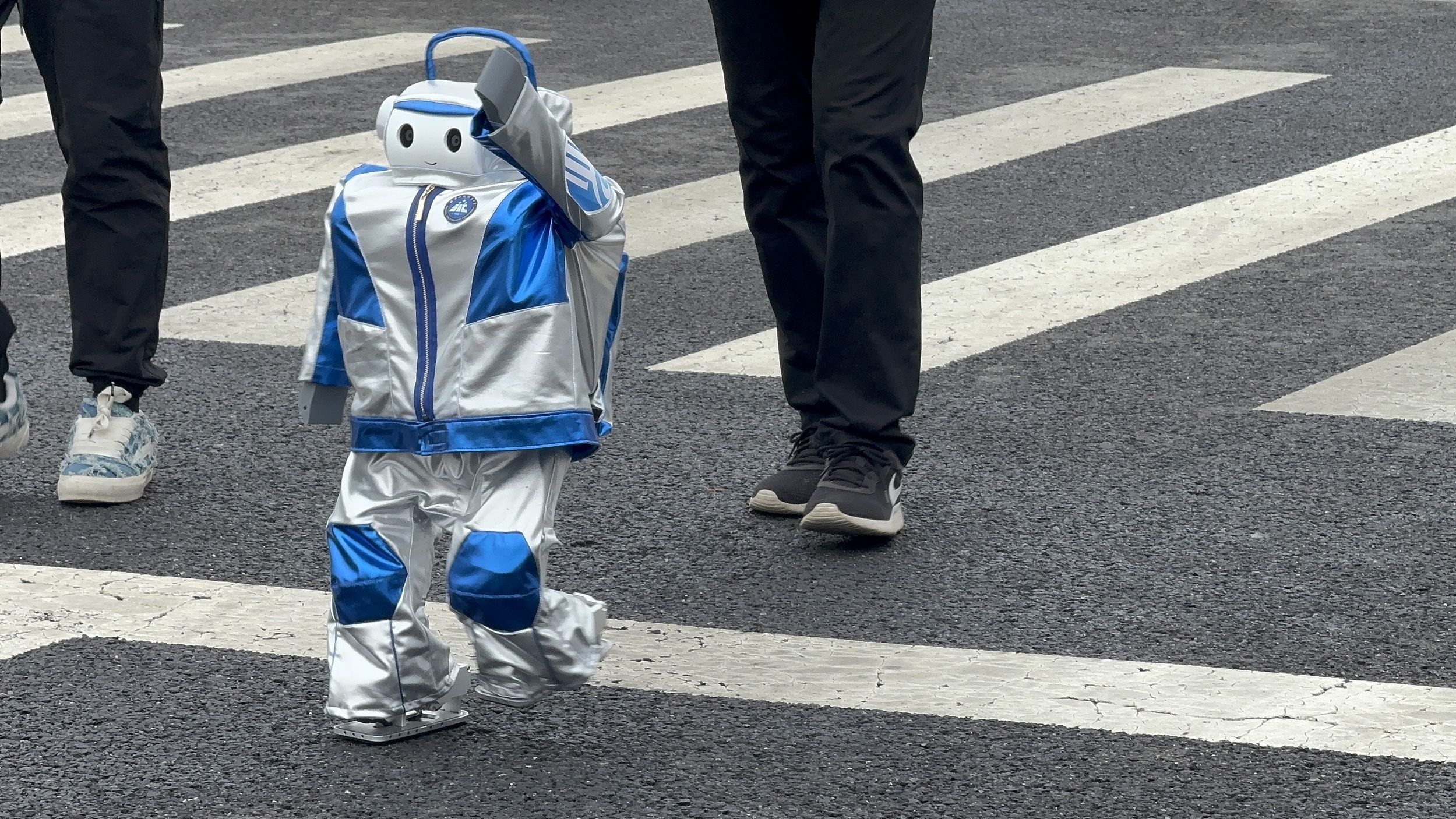 有一天,我们将感谢这场笨拙的人机赛跑 有一天,我们将感谢这场笨拙的人机赛跑