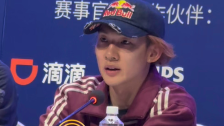 苏翊鸣称云顶站的比赛能和队友一起站上领奖台高举国旗是一种荣耀