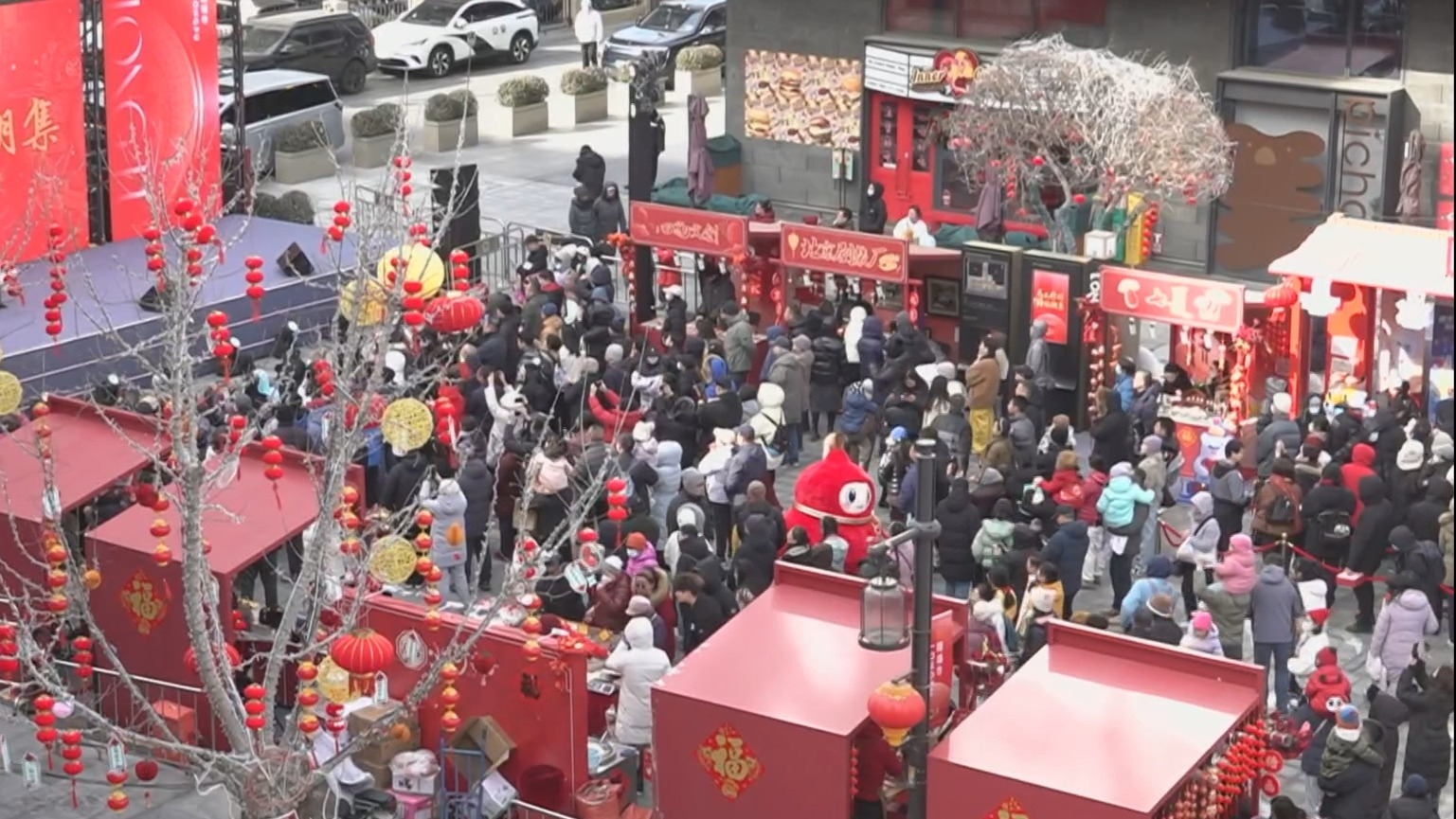 隆福寺市集三天客流超20万 人气爆棚 隆福寺市集三天客流超20万 人气爆棚