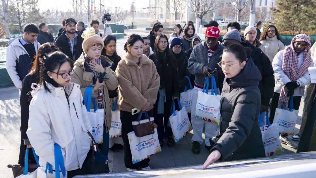 在京高校留学生参访怀柔系列活动启动,沉浸式体验怀柔科技与人文魅力 在京高校留学生参访怀柔系列活动启动,沉浸式体验怀柔科技与人文魅力