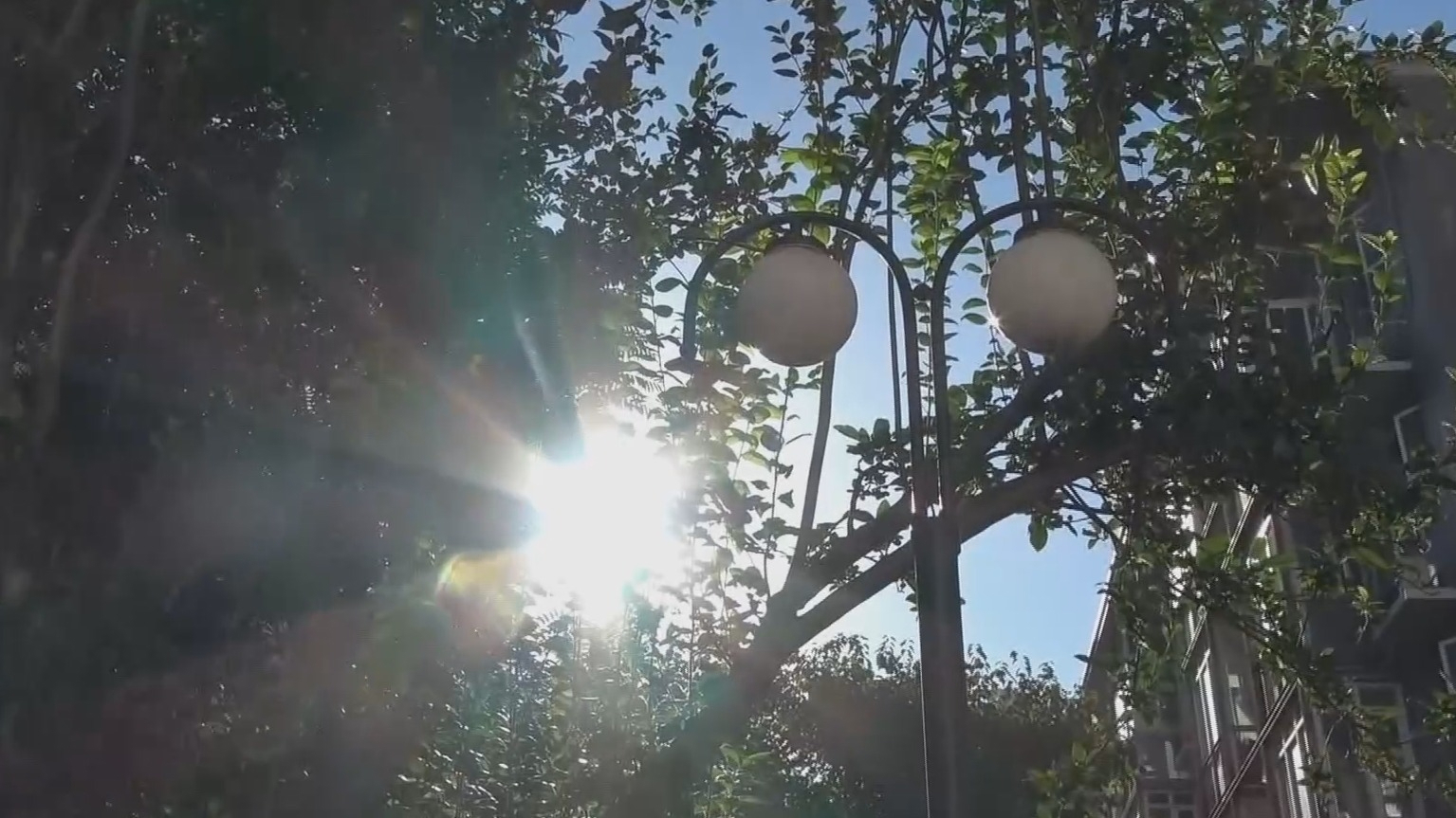 秋天紫外线比夏天强更应注意防晒