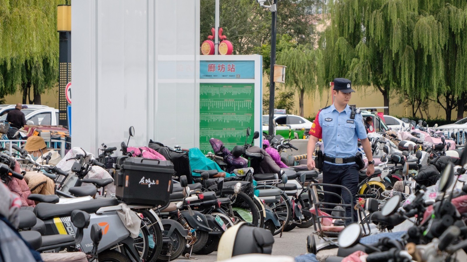 廊坊铁警推出“非机动车代管”举措 发案率同比下降40% 廊坊铁警推出“非机动车代管”举措 发案率同比下降40%