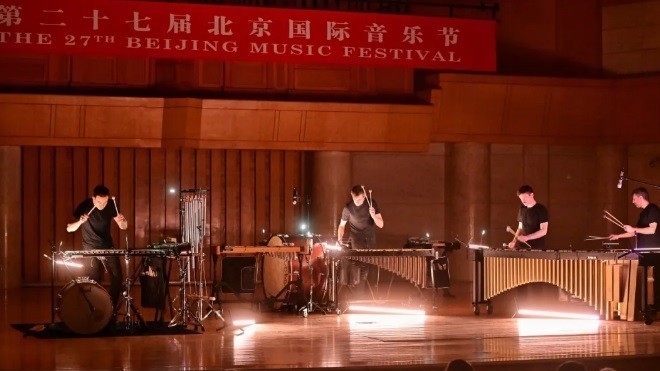 北京国际音乐节:安迪·秋保《7·柱》先锋打击乐与灯光艺术酷炫碰撞 北京国际音乐节:安迪·秋保《7·柱》先锋打击乐与灯光艺术酷炫碰撞