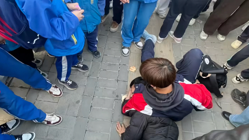 陕西高中男生勇斗公交车猥亵嫌犯，警方：将为见义勇为人员申报褒奖荣誉