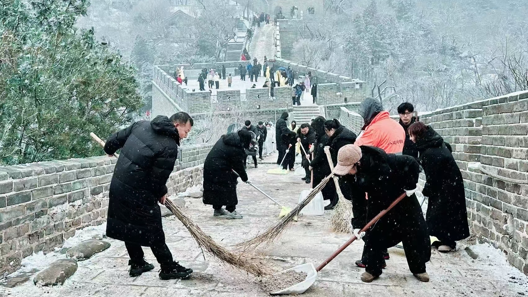 八达岭春雪如画！在好汉坡当一回《沁园春·雪》的主角