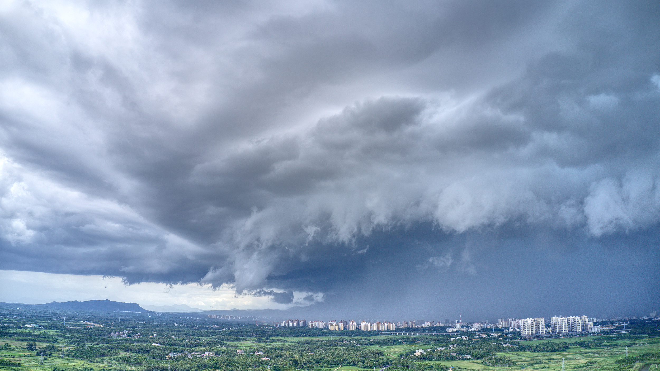 内蒙古甘肃局地已现9至10级阵风,预计北京风力20时后陡增 内蒙古甘肃局地已现9至10级阵风,预计北京风力20时后陡增