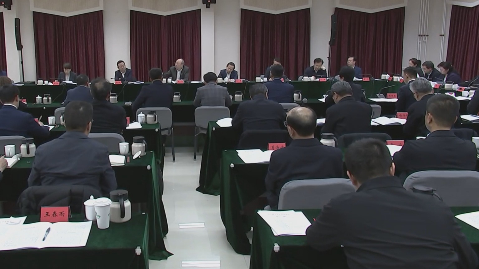 尹力到朝阳区调研并主持召开中小微企业发展座谈会