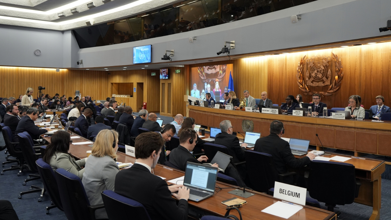 关于霍尔木兹海峡通行，伊朗表态