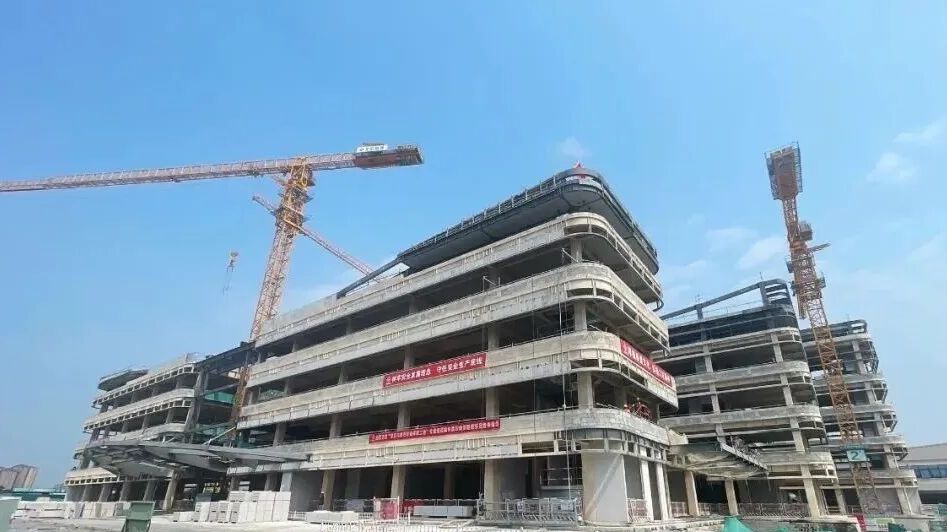 怀柔区妇幼保健院迁址新建工程综合楼正式封顶